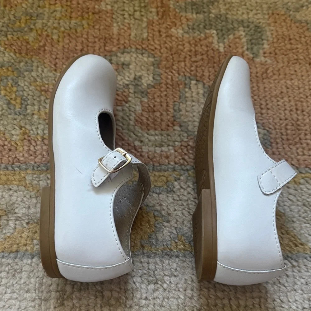 EUC Toddler Girls White Mary Jane Dress Shoes - Picture 4 of 6